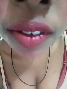 Sexy-Zeenat online show from June 2, 7:54 am
