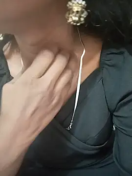 Snapshot of Sexy-Zeenat chatting on July 9, 6:50 am Sexy-Zeenat online show from July 9, 6:50 am