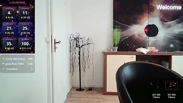 Snapshot of Yevgeshka-Milashka chatting on February 14, 10:38 am Yevgeshka-Milashka online show from February 14, 10:38 am