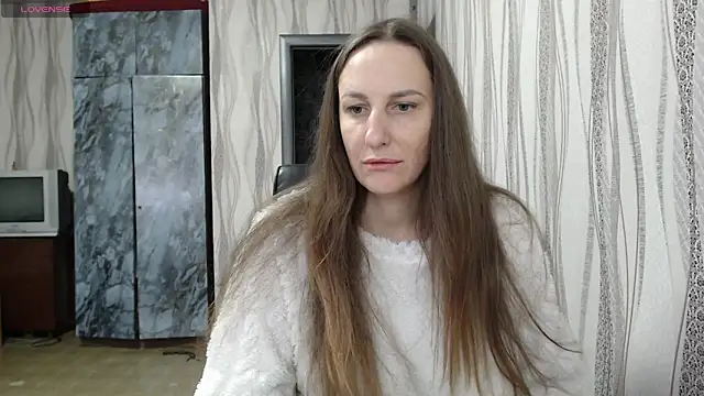 Snapshot of Yevgeshka-Milashka chatting on October 12, 6:01 am Yevgeshka-Milashka online show from October 12, 6:01 am