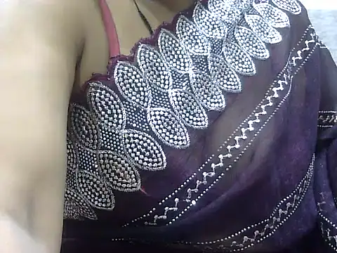 Snapshot of hey_darling_ chatting on June 12, 1:04 am hey darling online show from June 12, 1:04 am