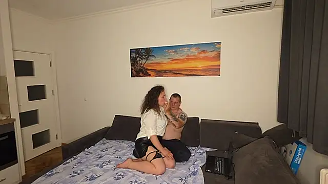 Desire Couple  online show from June 5, 6:46 pm
