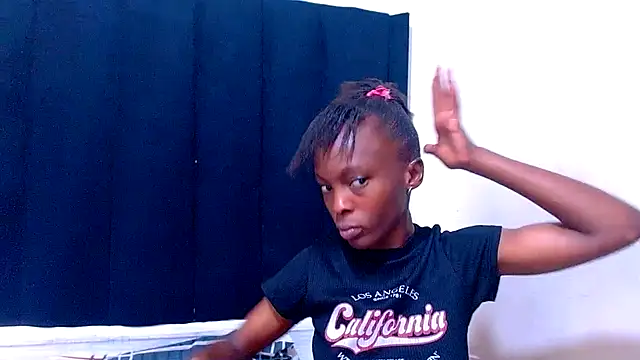 Snapshot of Mitchydoll chatting on June 12, 7:24 pm Mitchydoll online show from June 12, 7:24 pm