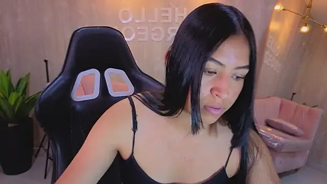 Snapshot of lia_x_a chatting on July 6, 3:03 pm lia x a online show from July 6, 3:03 pm