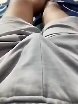 Snapshot of yummy-cock chatting on June 21, 6:32 pm yummy-cock online show from June 21, 6:32 pm