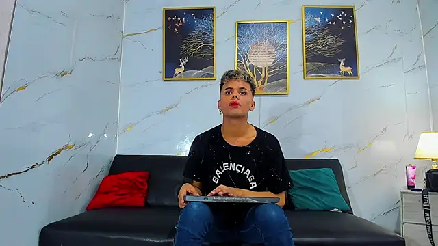Snapshot of Anthony_little chatting on July 1, 10:20 pm Anthony little online show from July 1, 10:20 pm