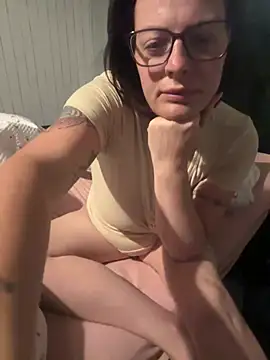 Snapshot of inkgirl222 chatting on June 21, 8:55 pm inkgirl222 online show from June 21, 8:55 pm