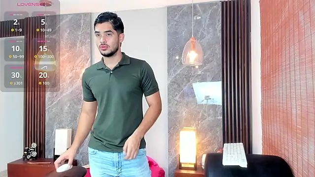 Snapshot of luciano_vitale chatting on June 24, 12:15 pm luciano vitale online show from June 24, 12:15 pm
