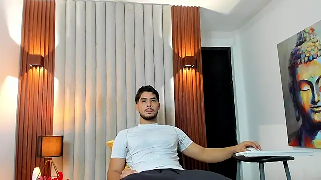 Snapshot of luciano_vitale chatting on July 14, 12:44 pm luciano vitale online show from July 14, 12:44 pm