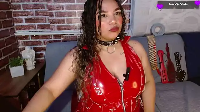 Snapshot of emma_bdsm_ chatting on July 29, 4:43 am emma bdsm online show from July 29, 4:43 am