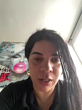 Snapshot of Siri_Luxx chatting on June 16, 4:31 pm Siri Luxx online show from June 16, 4:31 pm