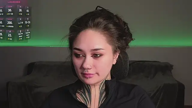 Snapshot of KarenHotFlirt chatting on June 16, 2:19 pm KarenHotFlirt online show from June 16, 2:19 pm