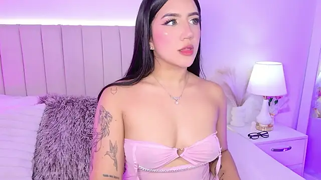 ChloeHall  online show from June 6, 3:00 am
