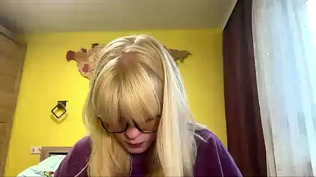 LeslyKelly online show from June 4, 4:02 pm