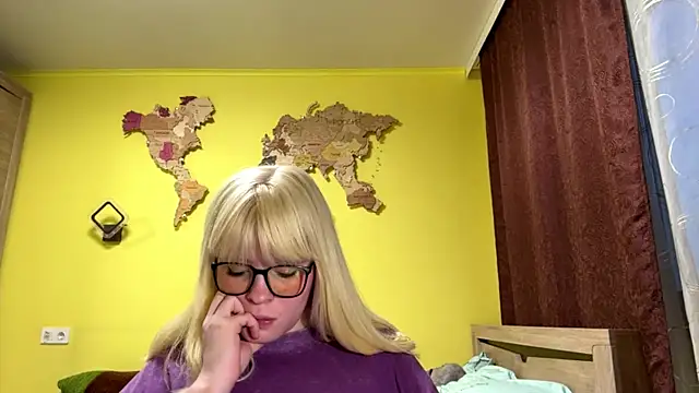 LeslyKelly online show from June 9, 5:57 pm
