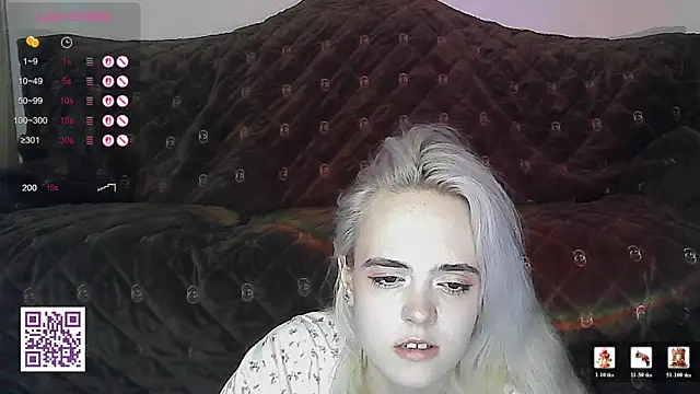 Snapshot of Oxcy_Secret chatting on June 25, 8:35 pm Oxcy Secret online show from June 25, 8:35 pm