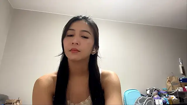 JulianaLusardi online show from June 5, 5:03 am