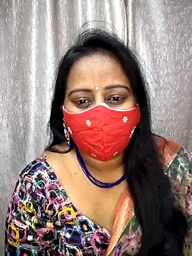 Snapshot of Nithya_ chatting on June 23, 6:22 am Nithya online show from June 23, 6:22 am