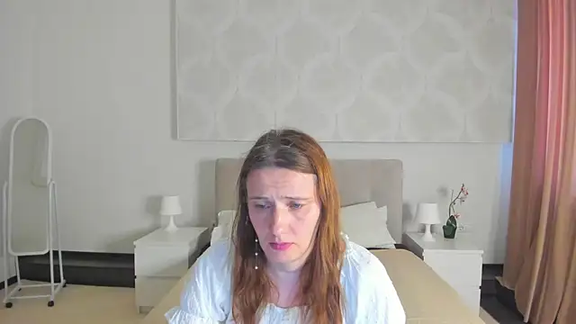 Snapshot of Kathrine-Meyer chatting on June 20, 1:09 am Kathrine-Meyer online show from June 20, 1:09 am