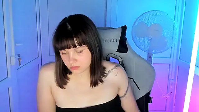 Snapshot of Vanilla_Vixen chatting on July 2, 4:07 am Vanilla Vixen online show from July 2, 4:07 am