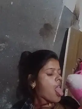 Snapshot of Hot_bhabi0123 chatting on July 2, 5:08 pm Hot bhabi0123 online show from July 2, 5:08 pm