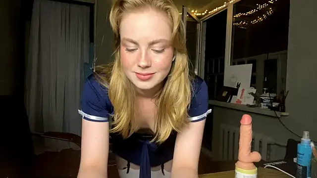 Snapshot of LollyAngel chatting on July 18, 7:06 pm LollyAngel online show from July 18, 7:06 pm