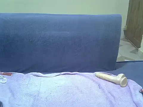 Snapshot of Sexxy_Pussy254 chatting on August 6, 6:32 pm Sexxy Pussy254 online show from August 6, 6:32 pm