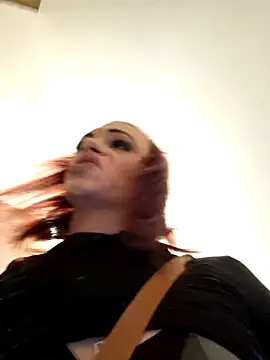 translady19 online show from June 8, 8:42 pm