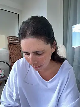 JadeLucy online show from July 24, 1:20 pm