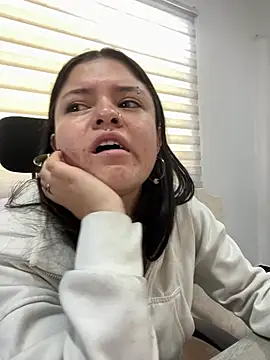 Snapshot of Camila_Duarte_2 chatting on June 22, 1:30 pm Camila Duarte 2 online show from June 22, 1:30 pm
