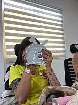 Snapshot of Camila_Duarte_2 chatting on July 3, 1:50 pm Camila Duarte 2 online show from July 3, 1:50 pm