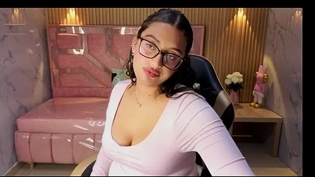 Snapshot of Marya_stevens_s chatting on June 4, 8:04 pm Marya stevens s online show from June 4, 8:04 pm
