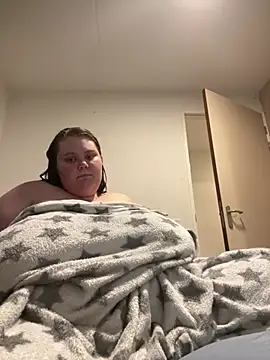 chubbyqueenbb online show from June 17, 11:23 am