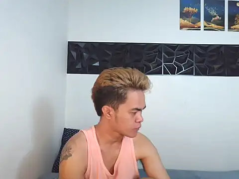 Snapshot of yourmikexxx chatting on July 5, 7:43 pm yourmikexxx online show from July 5, 7:43 pm