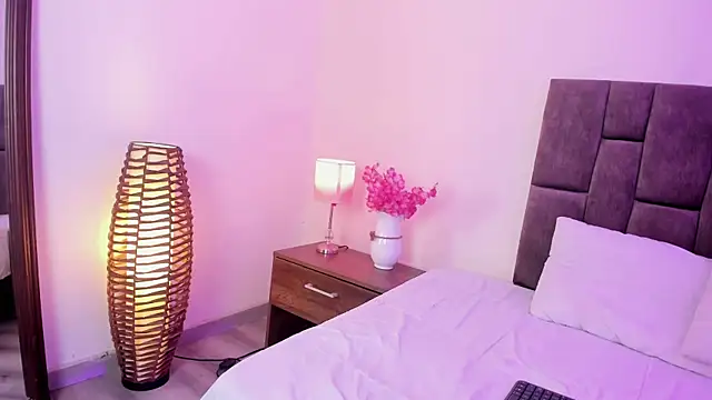 HecateMoon online show from July 17, 3:02 am