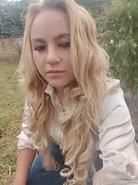 Snapshot of Angeel_white25 chatting on July 19, 12:53 pm Angeel white25 online show from July 19, 12:53 pm