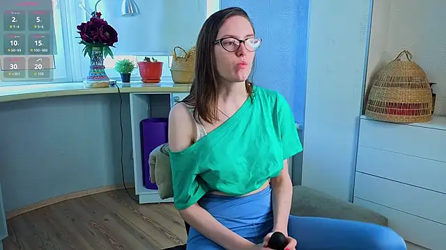 Snapshot of EstelaWeninger chatting on July 24, 4:10 am EstelaWeninger online show from July 24, 4:10 am