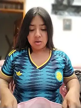 Snapshot of Amber_Herrera chatting on June 25, 12:20 pm Amber Herrera online show from June 25, 12:20 pm