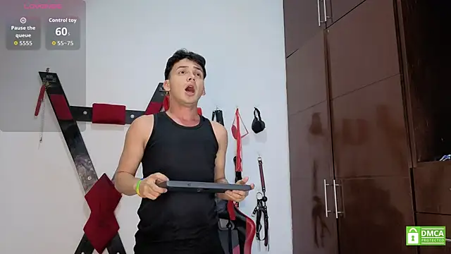 Snapshot of Nicolas_AthleticBoy chatting on July 4, 8:26 pm Nicolas AthleticBoy online show from July 4, 8:26 pm