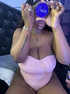 Snapshot of Zaarahott chatting on July 3, 8:37 pm Zaarahott online show from July 3, 8:37 pm