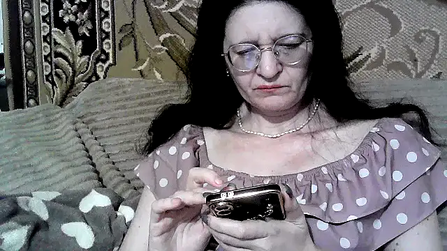 Dear Annet online show from June 6, 8:24 pm