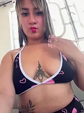 Snapshot of miacrush_ chatting on June 11, 5:44 pm miacrush online show from June 11, 5:44 pm