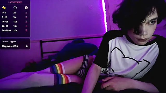 Straything online show from July 3, 9:32 pm