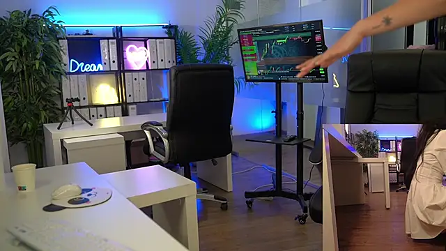 BabesGoWild online show from February 21, 5:52 am