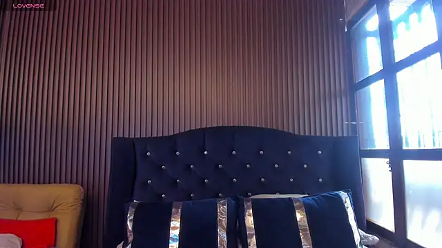 Chloe Belll online show from June 17, 4:41 pm