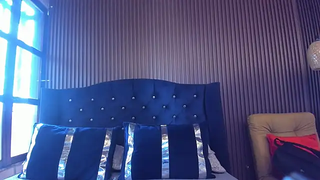 Chloe Belll online show from June 21, 5:59 pm