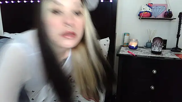 gothbaby3055 online show from July 11, 10:22 pm