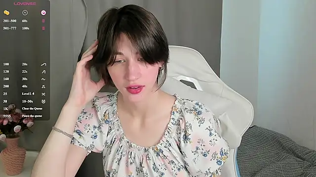 Carolina Lu online show from June 10, 2:23 am