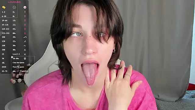 Carolina Lu online show from June 14, 2:24 am