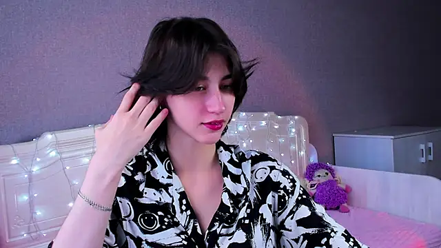 Carolina Lu online show from July 25, 1:15 am